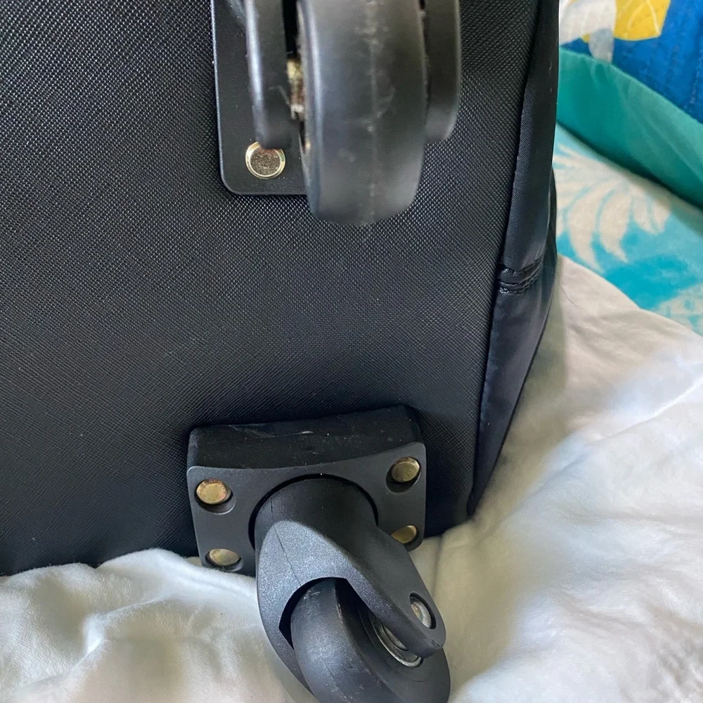 Simply Noelle Carry On Rolling Black and Gold Bag w/LapTop Compartment - Picture 10 of 11